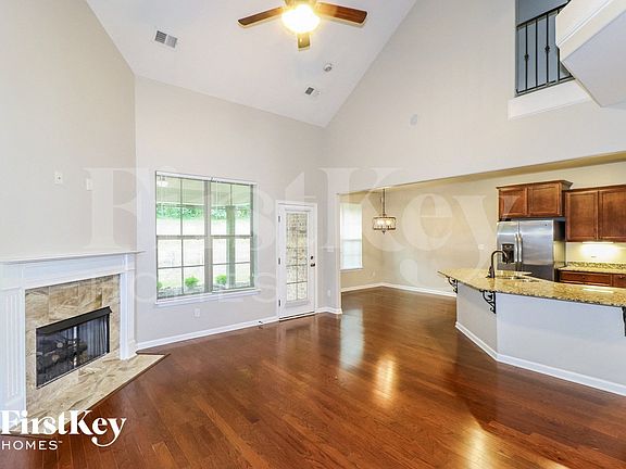 4th image of 25 Garden Springs Dr