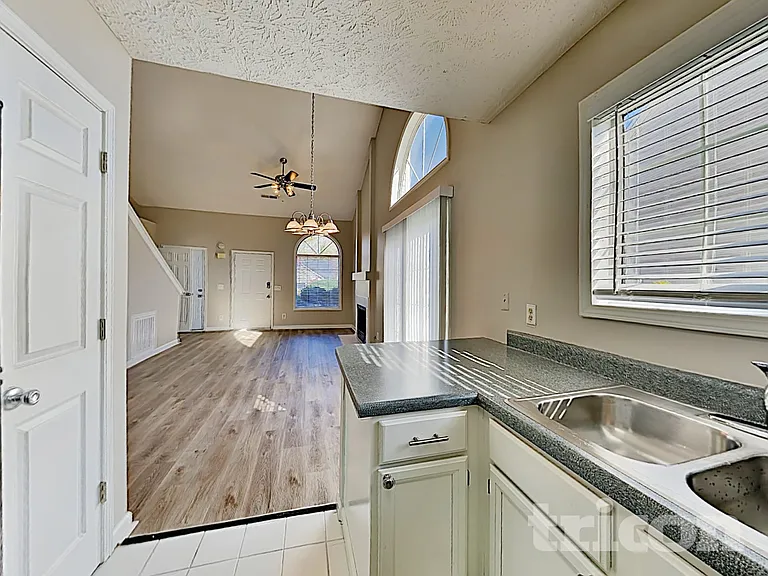 4242 Tenneyson Ln — Photo 6