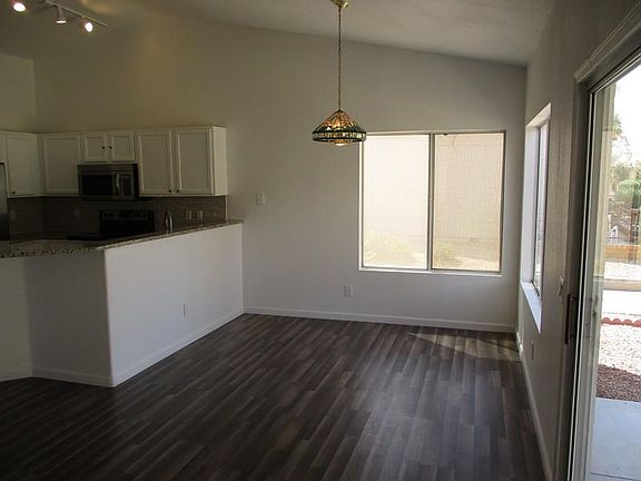 4th image of 1782 E Palm Beach Dr