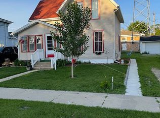 111 N Walnut Ave, New Hampton, IA 50659