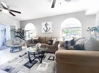 3819 SE 11th Pl APT 104, Cape Coral, FL 33904