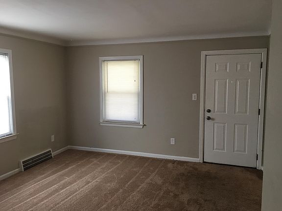 3rd image of 1058 Garfield Ave
