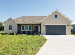 1904 Carnie Smith Ct, Pittsburg, KS 66762