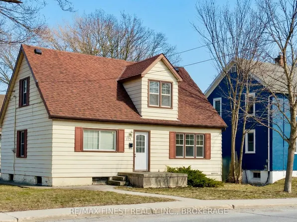 273 College St, Kingston, ON K7L 4M1