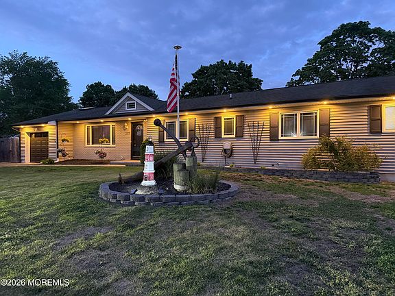 3rd image of 297 Spruce Drive