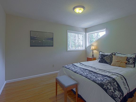 3rd image of 20673 Marine View Dr SW