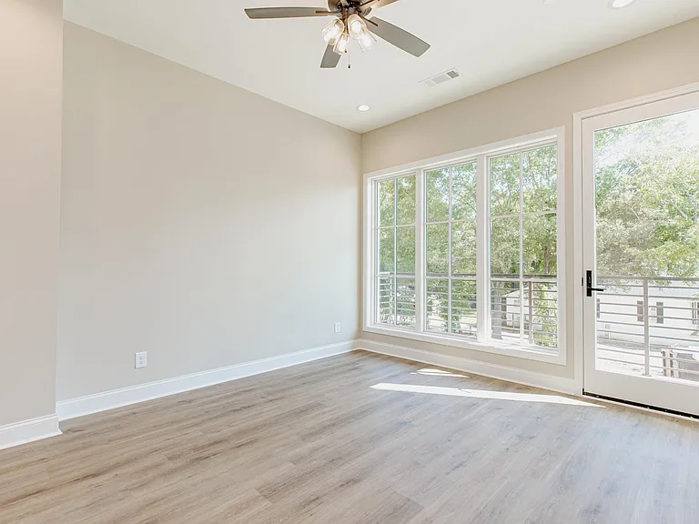 1009 Northside Dr — Photo 15