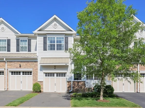 39 Autumn Ln, Montgomery Twp., NJ 08558