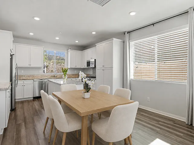 4 bed, 3.5 bath, 1939 sqft, $4,300 — Photo 4
