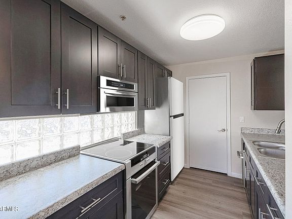 5th image of 16033 N 25th St Unit 3