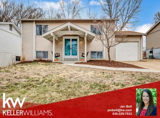 347 Sorrento Dr, Ballwin, MO 63021