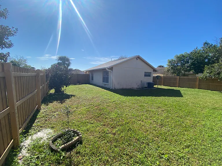 2403 Albaca Dr — Photo 23