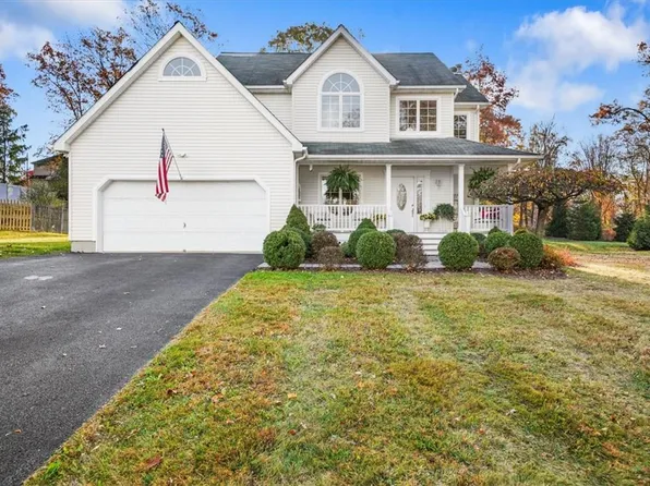 82 Winchester Drive, Monroe, NY 10950