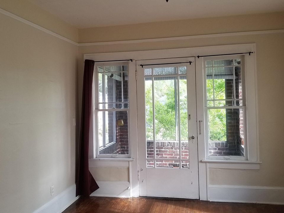 2nd image of 2882 College St #A