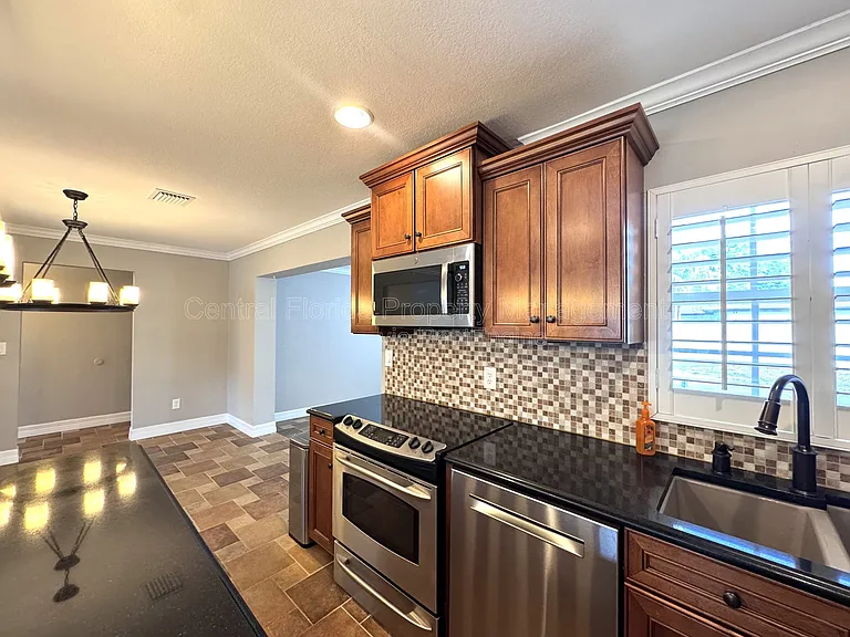 3465 Balsam Dr — Photo 10