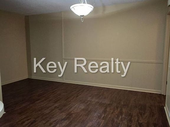 3rd image of 4502 Parliament Dr APT 126