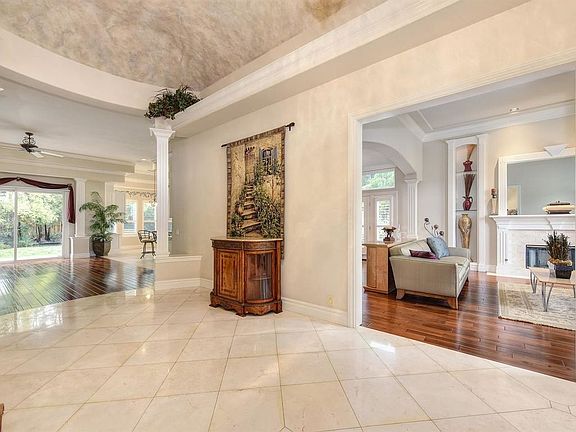 5th image of 106 Valley Falls Pl