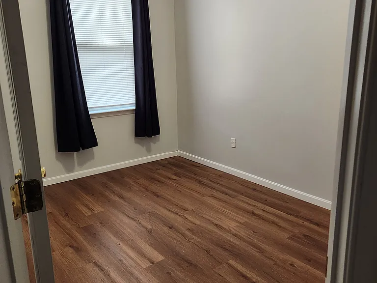 115 Lloyd St — Photo 4