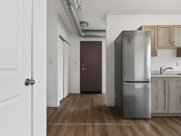 433 Barton St E #202 — Photo 23