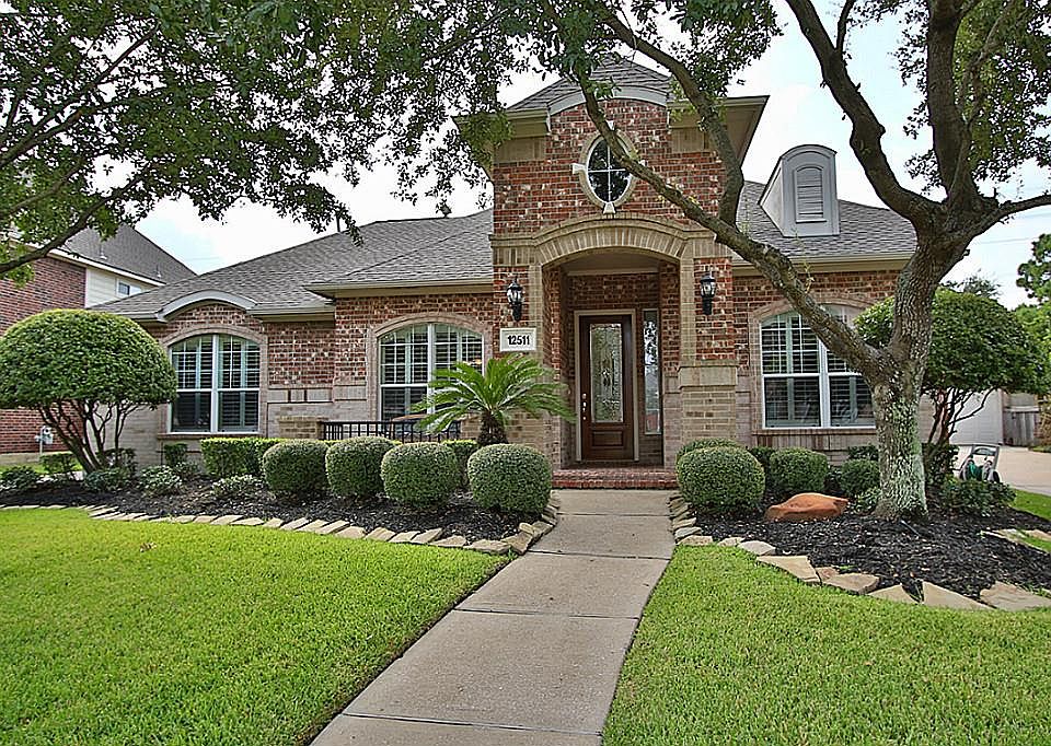 1st image of 12511 Rosewood Way Ln
