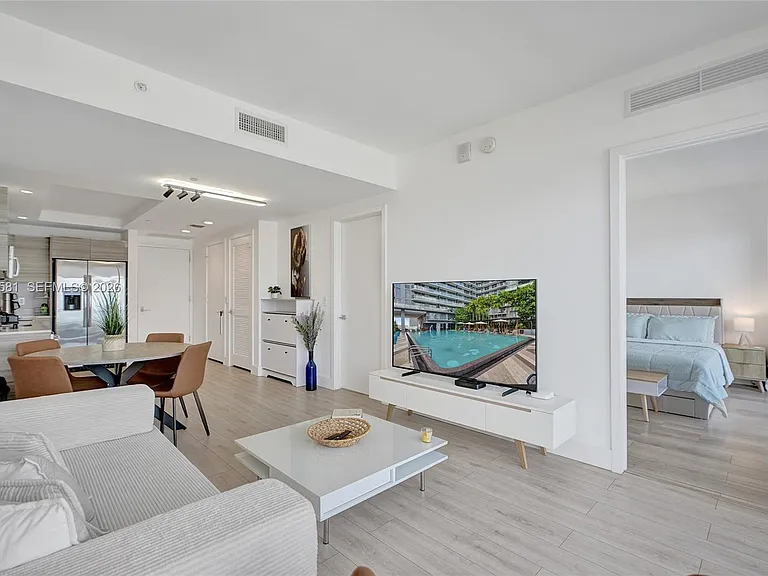 121 NE 34th St #2310 — Photo 9