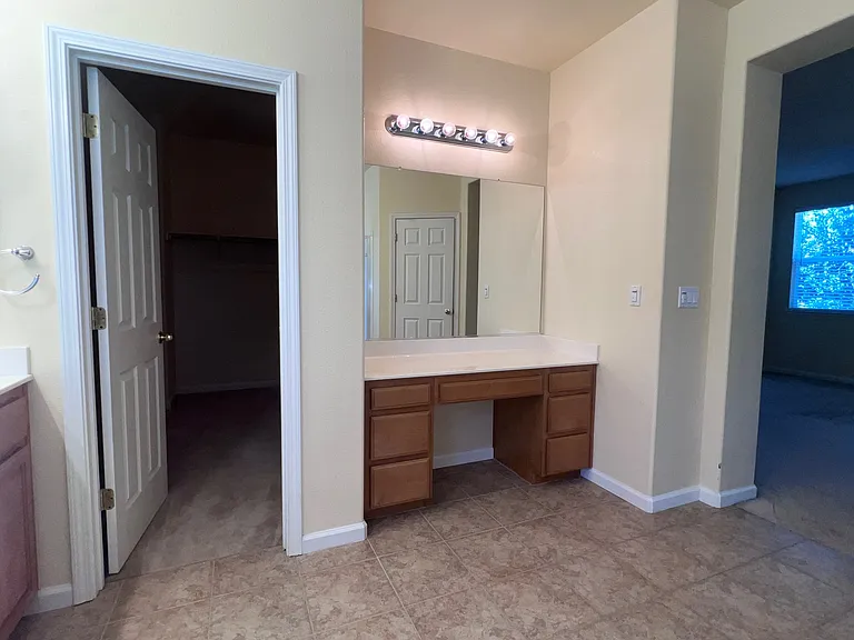 771 Cathedral Way — Photo 32