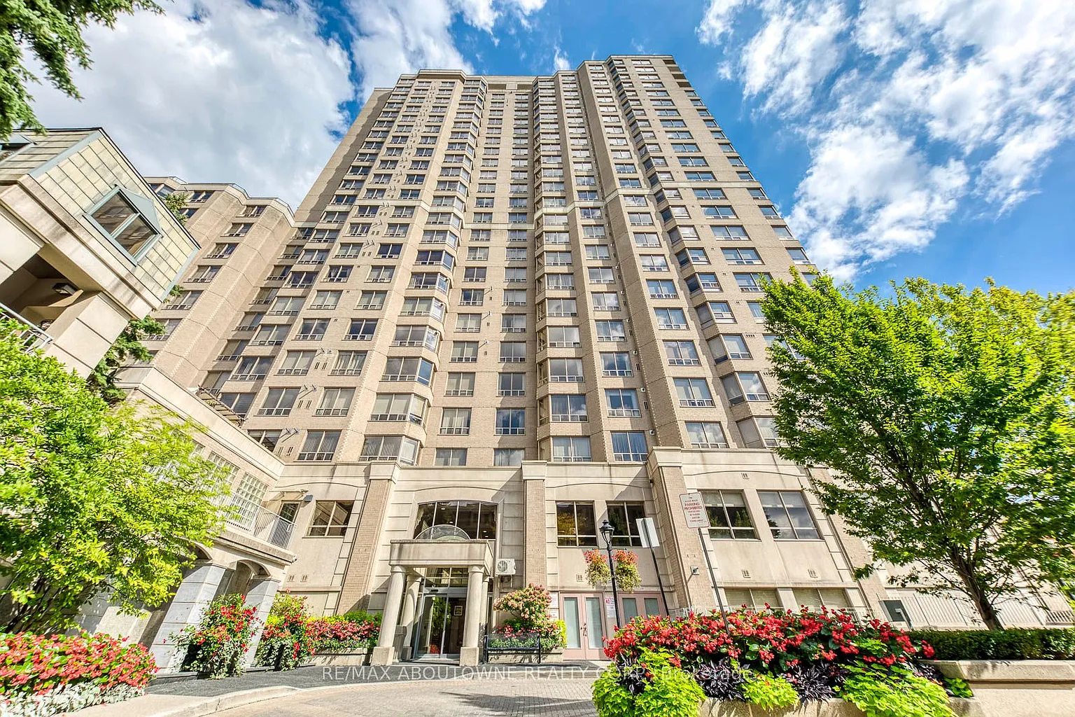 5418 Yonge St #1805 photo 1