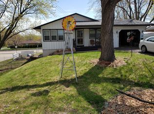 129 Hartman Cir NE, Fridley, MN 55432