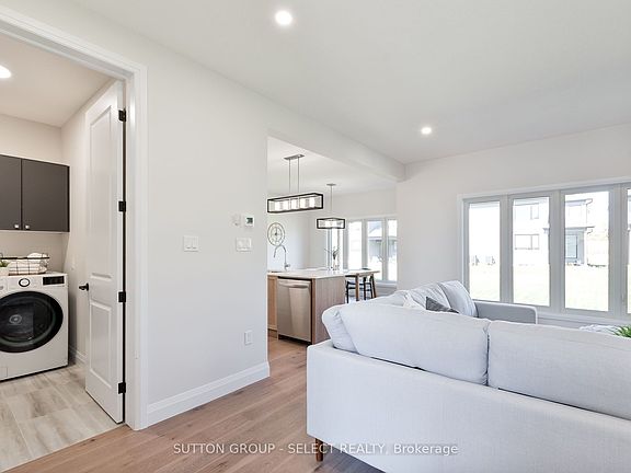 5th image of 6366 Heathwoods Ave