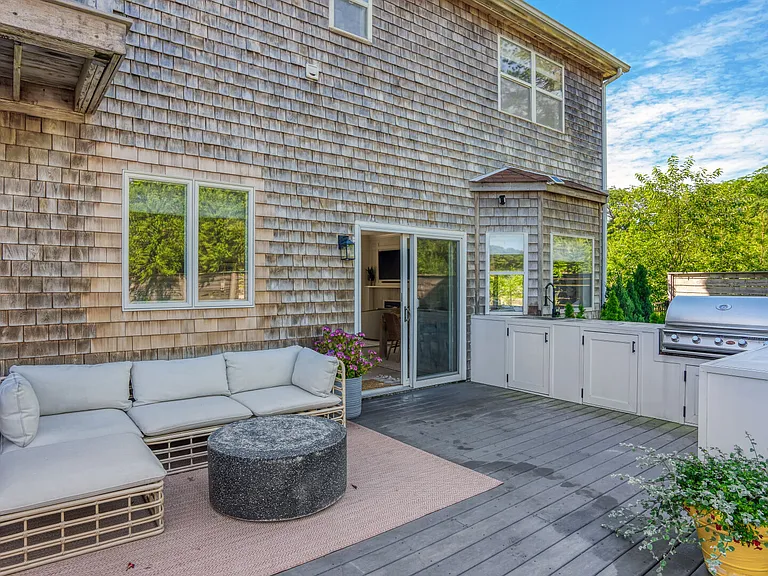 41 Blackwatch Ct — Photo 3