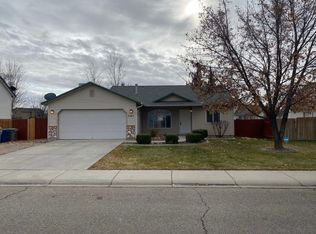 7167 E Canterbury Ln, Nampa, ID 83687