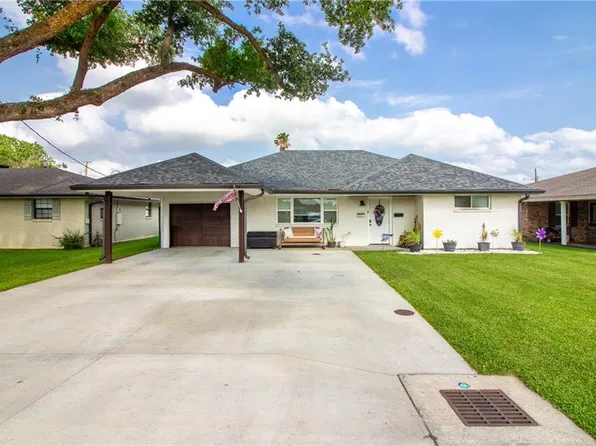 636 Pine St, Norco, LA 70079