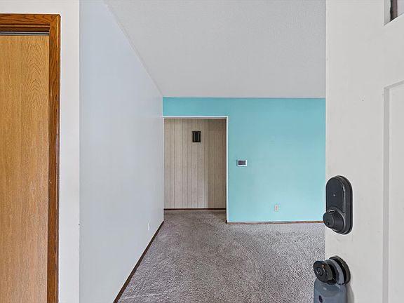 5th image of 903 Crestview Ln