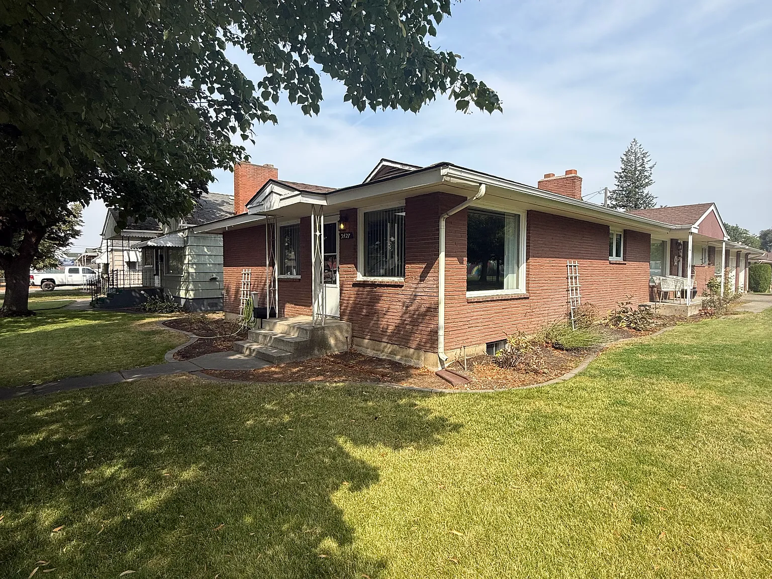 2 bed, 1000 sqft, $1,950 — Photo 2