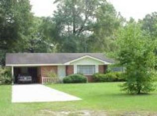 303 W 3rd St, Springfield, GA 31329