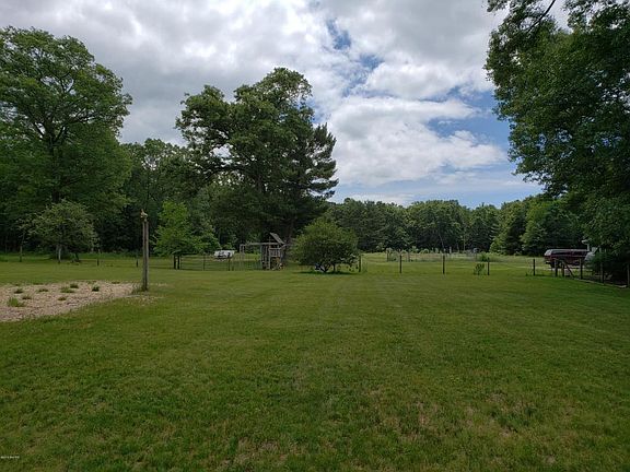 5th image of 2665 W White Lake Dr