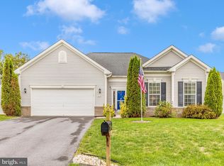 15621 Camden Dr N, Greencastle, PA 17225