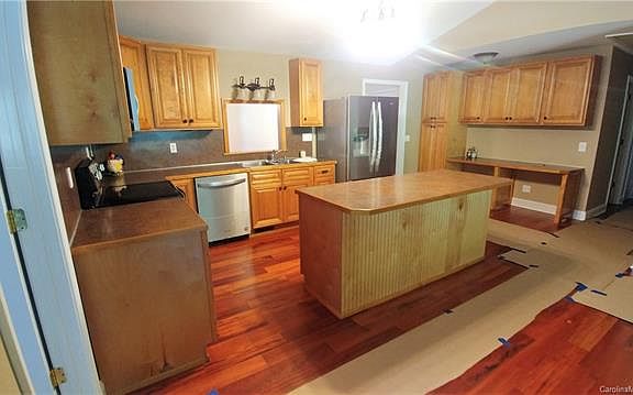 5th image of 1319 Rosewood Dr