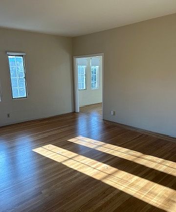 5th image of 1 Duane St APT 27