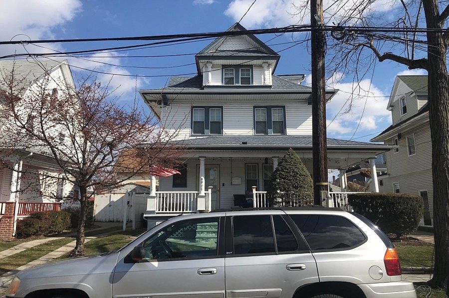 1st image of 8621 106th St