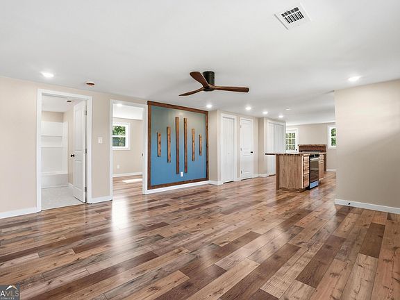 5th image of 93 Garrett Rd