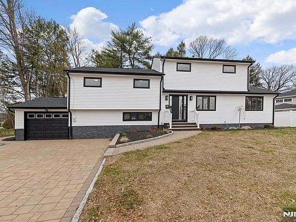 2nd image of 229 Standish Rd