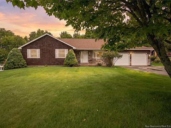 3rd image of 17 Lionel Dr