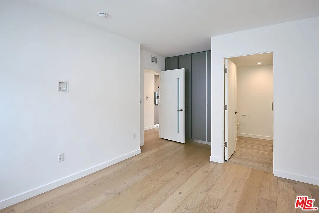2 bed, 2.0 bath, $3,299 — Photo 3