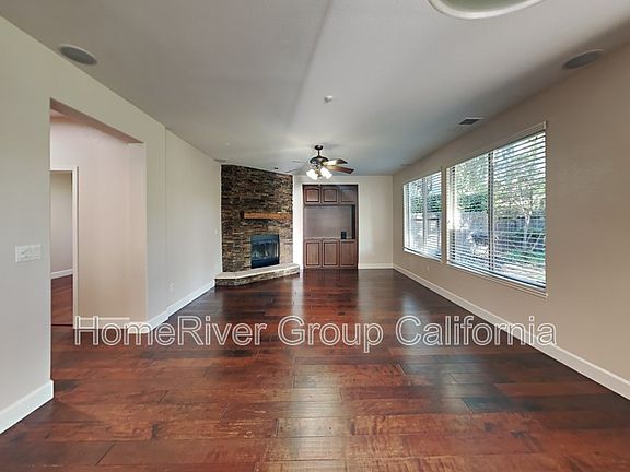 4th image of 265 Woodhaven Pl