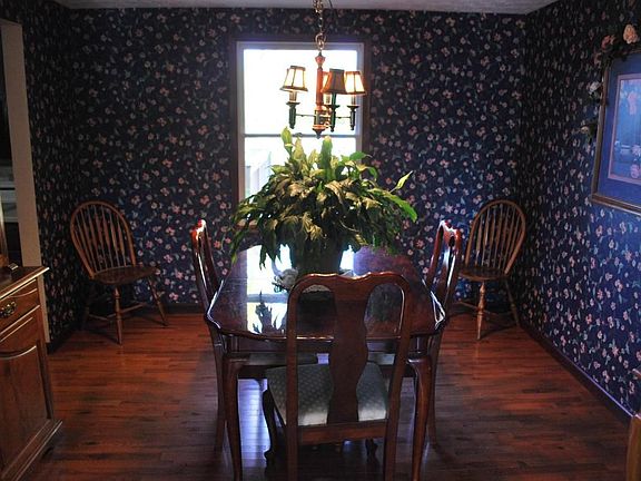 4th image of 7384 Woodlow Dr