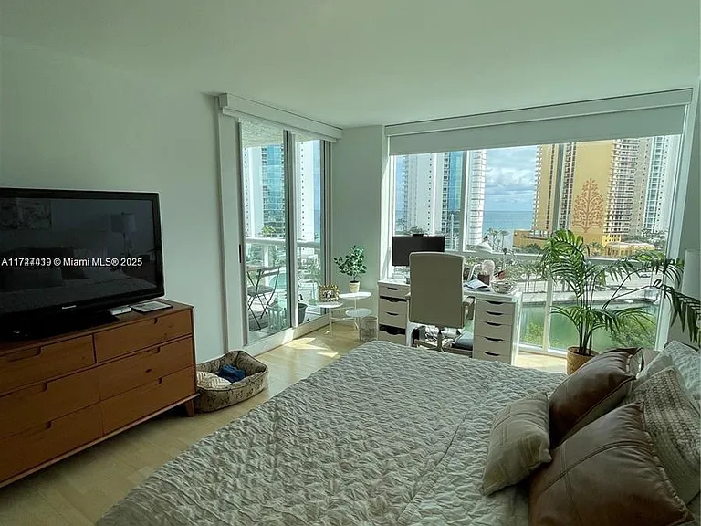 16400 Collins Ave #9 — Photo 17