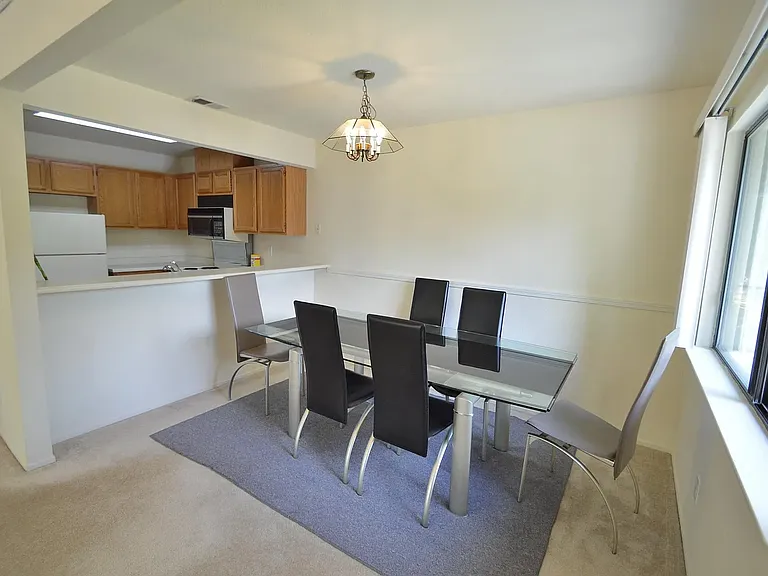 211 Compton Cir #D — Photo 4