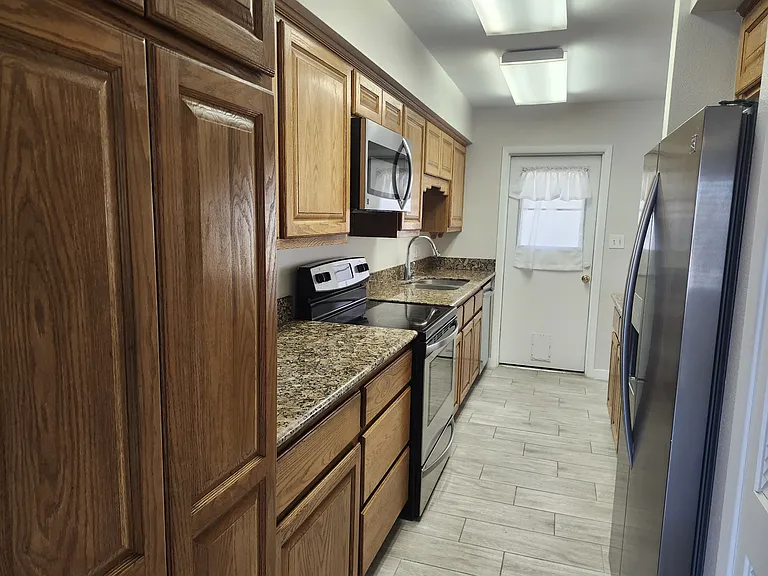 3136 W Port Au Prince Ln — Photo 10