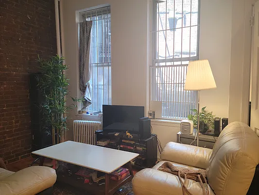 Rented by Chartwell Manhattan Realty | media 23